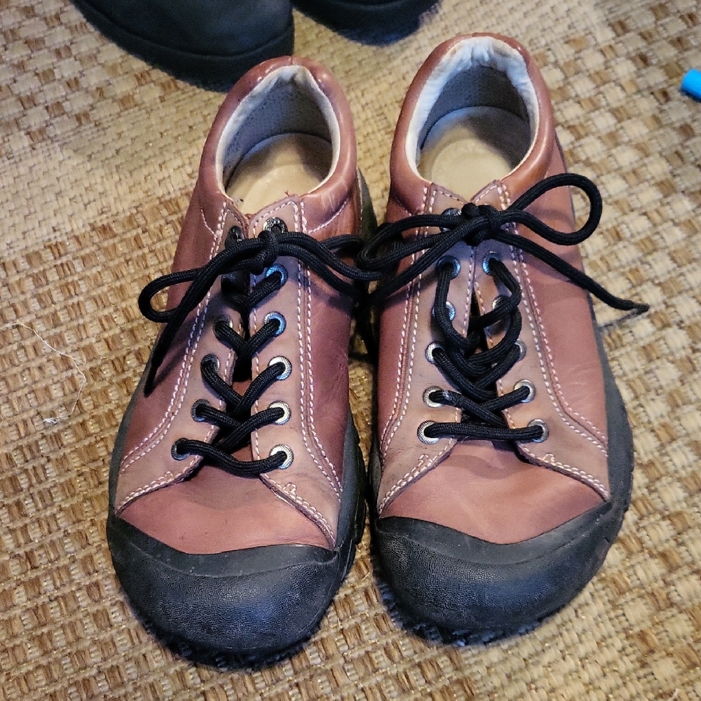 Keen Women's Ankle Boots in Brown and Black